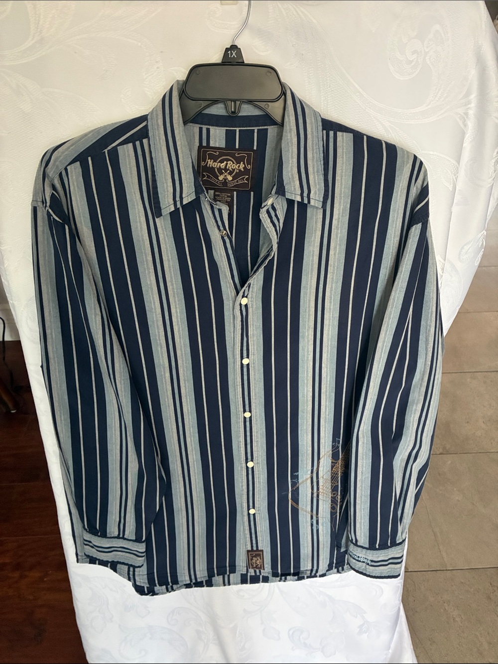 Hard Rock Cafe Men's Navy and Light Gray Striped Button-Down Shirt